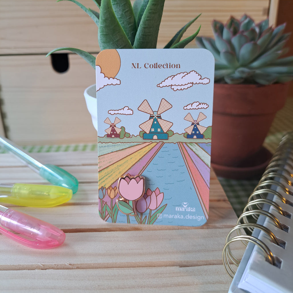 White house pin + bookmark