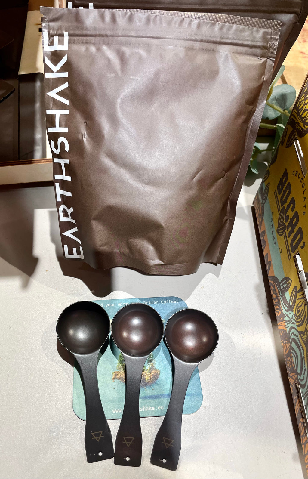 Earth Coffee (big bag) and coffee spoon