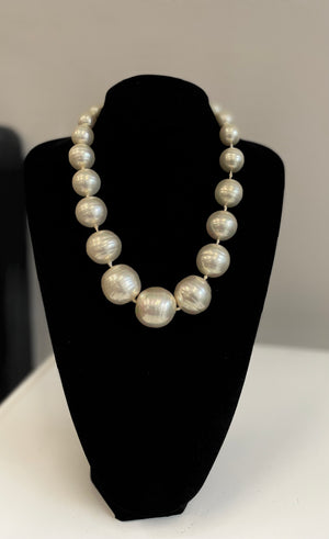 Voila - pearl necklace