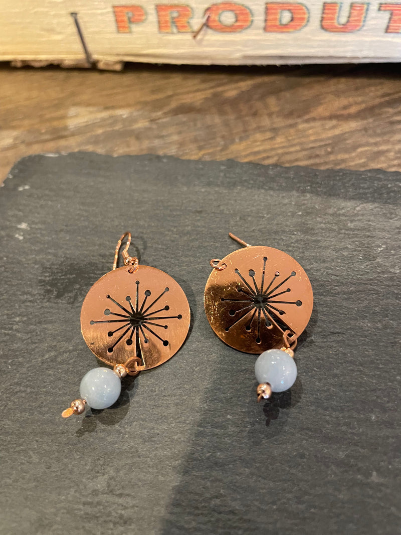 Round earrings with stones