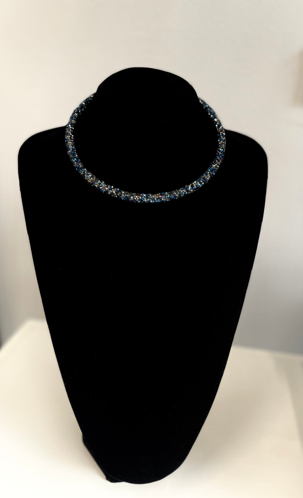Voila - non metal necklace