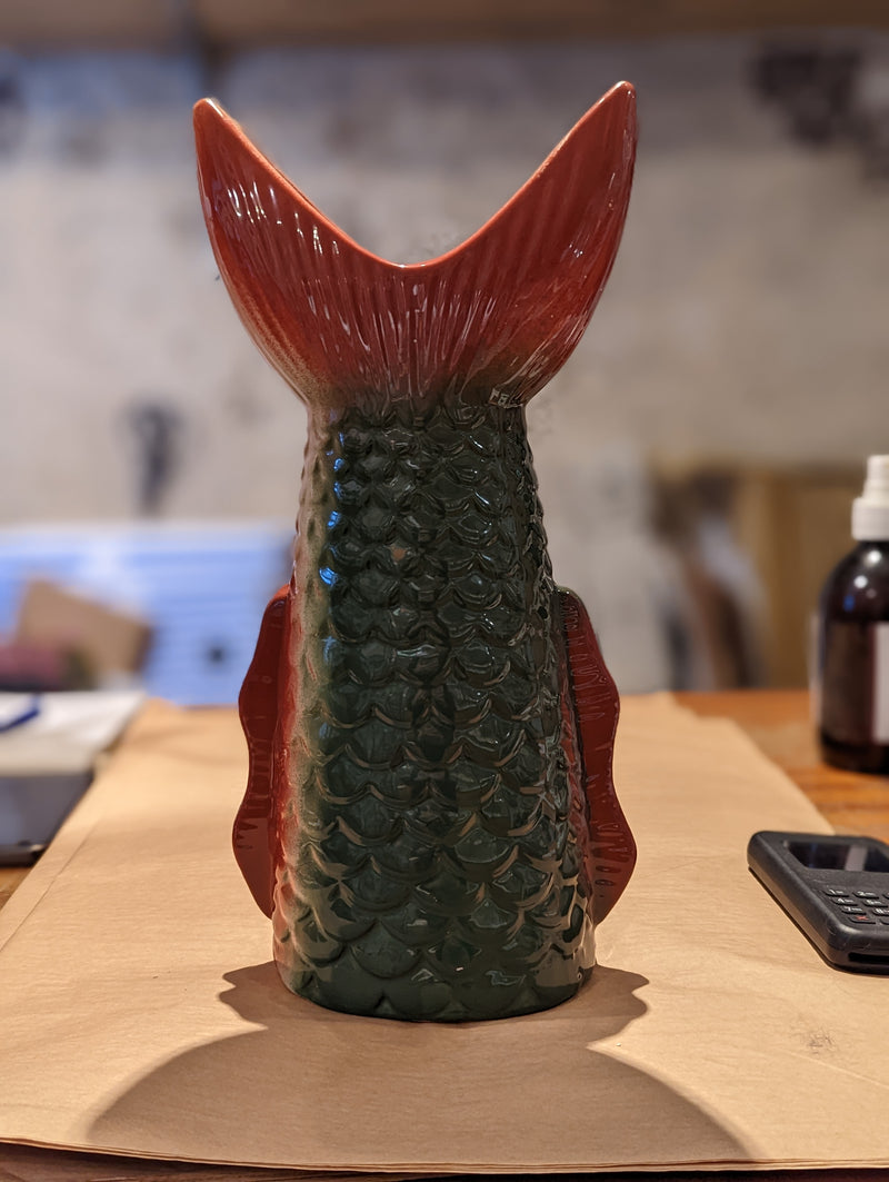 Vase fish tail