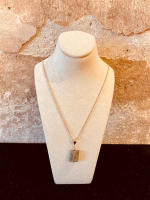 Labradorite pendant necklace